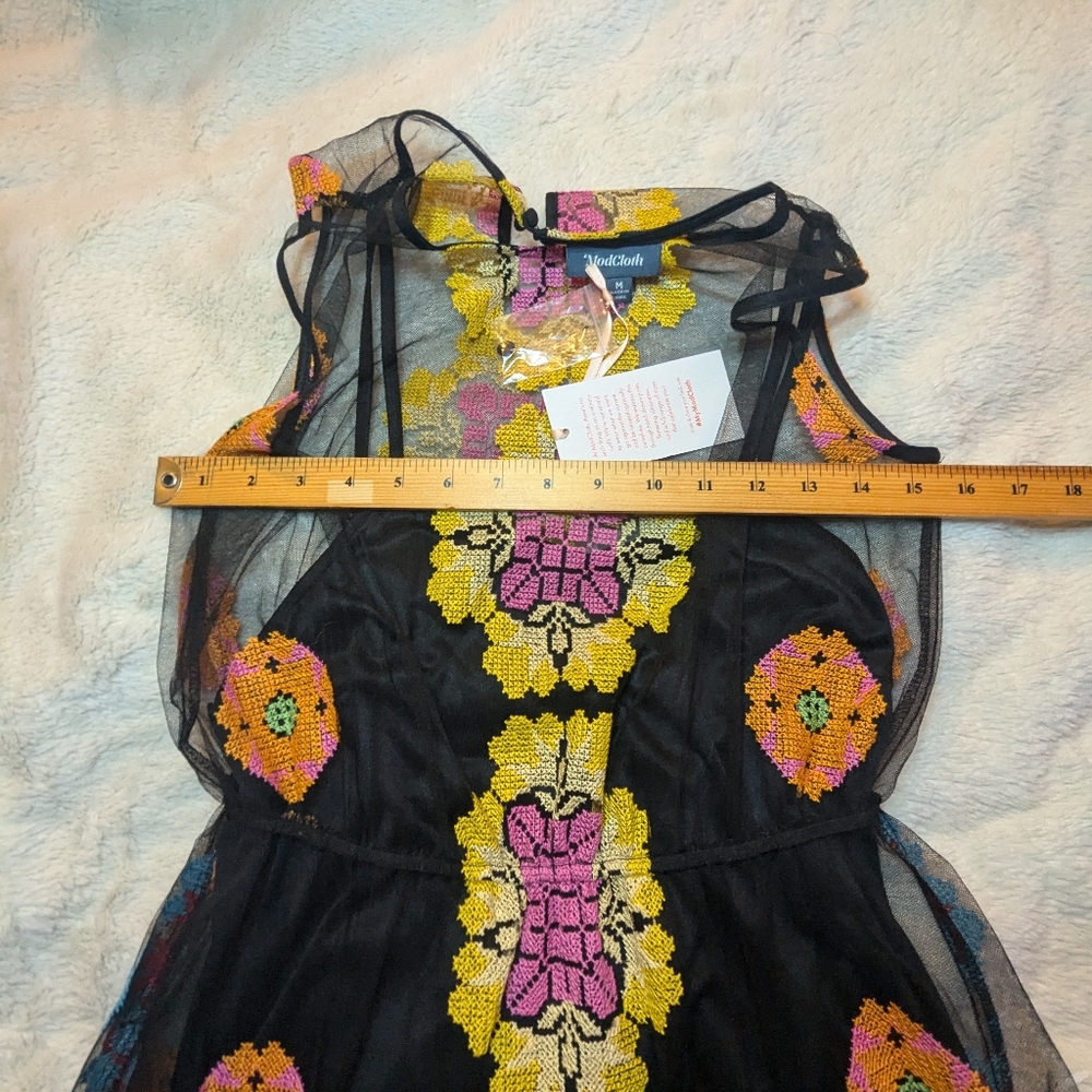 Modcloth nwt black colorful embroidered dress sz M
